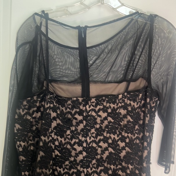 Midi size 12 elegant cocktail dress with detail hem and sheer top. - Picture 5 of 5